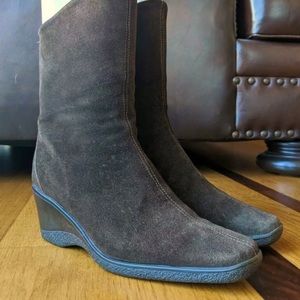 AQUATALIA Suede Chocolate Brown Mid Calf Wedge Boots size 8
